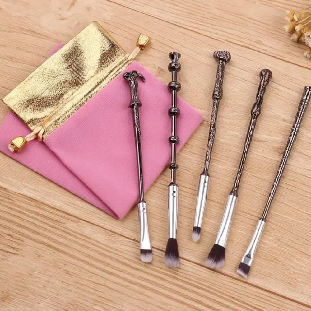HARRY POTTER Vantage Makeup Brush Set with Pouch - Picture 3 of 4